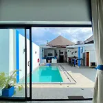Magritte - Balinese Style Cosy Villa